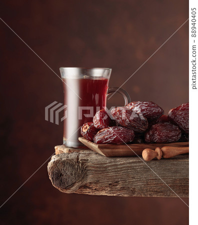 Tea and dried dates. 88940405