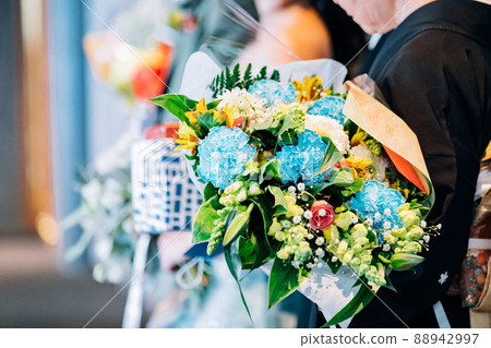 Wedding bouquet presentation Wedding bouquet presentation 88942997