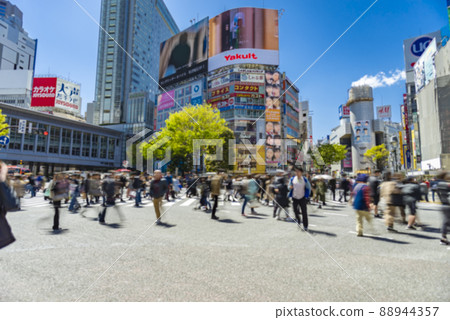 Shibuya scramble crossing out-of-focus shooting 88944357
