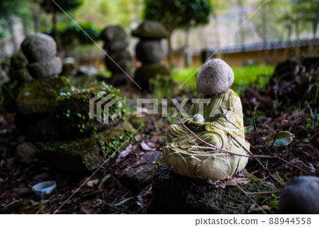 東洋半島牧戶古公園的石佛 88944558