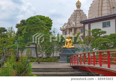 Kawasaki Daishi (Heimaji Temple) Peace Bridge and Golden Buddha Statue Kawasaki Daishi (Heimaji Temple) Peace Bridge and Golden Buddha Statue 88945603