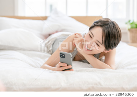 女性生活方式床智能手機 女性生活方式床智能手機 88946300