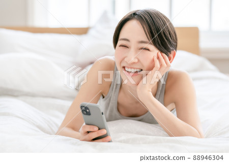 女性生活方式床智能手機 88946304