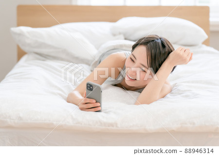 女性生活方式床智能手機 88946314