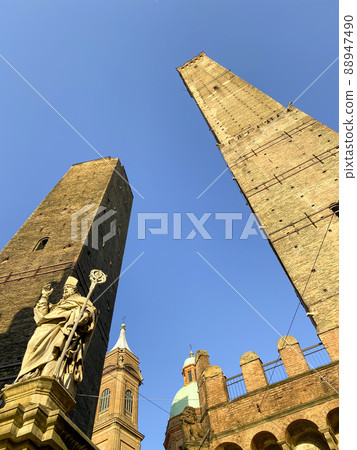 Le due Torri in Bologna, Italy 88947490