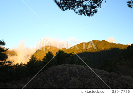 台灣高山峻嶺 中央山脈卑南主山 88947726