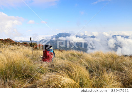 台灣高山峻嶺 中央山脈卑南主山 88947921