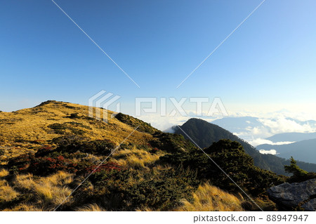 台灣高山峻嶺 中央山脈卑南主山 台灣高山峻嶺 中央山脈卑南主山 88947947