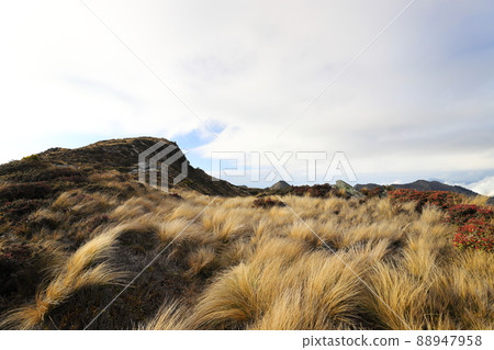 台灣高山峻嶺 中央山脈卑南主山 88947958