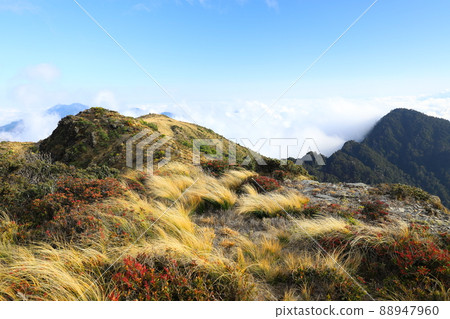 台灣高山峻嶺 中央山脈卑南主山 88947960