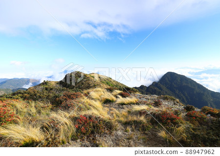 台灣高山峻嶺 中央山脈卑南主山 88947962
