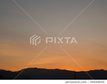 The sky before the rising sun, the beautiful gradation sky created by clouds 88948600