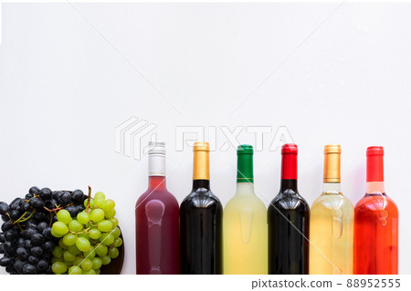 Drinking wine Drinking wine 88952555