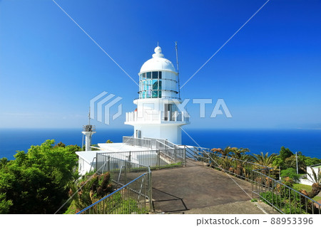 [Miyazaki Prefecture] Cape Toi Lighthouse under clear skies 88953396