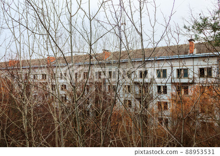 Old abandoned house in the ghost town Pripyat in Chernobyl Exclusion Zone, Ukraine 88953531