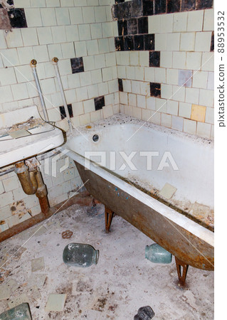 Bathroom of abandoned apartment in the ghost town Pripyat in Chernobyl Exclusion Zone, Ukraine 88953532
