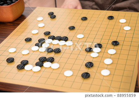 下圍棋的日本人 88955859