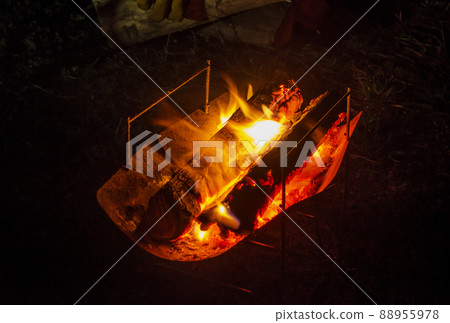 Bonfire bonfire campfire camp flame, firewood and charcoal solo camp outdoor image material Bonfire bonfire campfire camp flame, firewood and charcoal solo camp outdoor image material 88955978