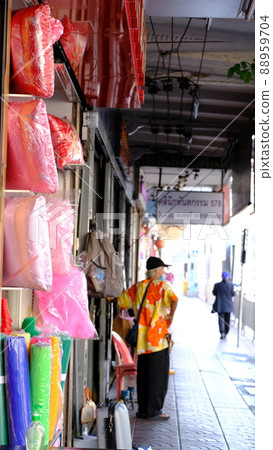 The vibrant cityscape of Bangkok Chinatown (April 2022) 88959704