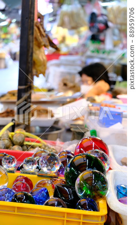 The vibrant cityscape of Bangkok Chinatown (April 2022) 88959706