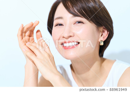 光中清爽的女人 88961949