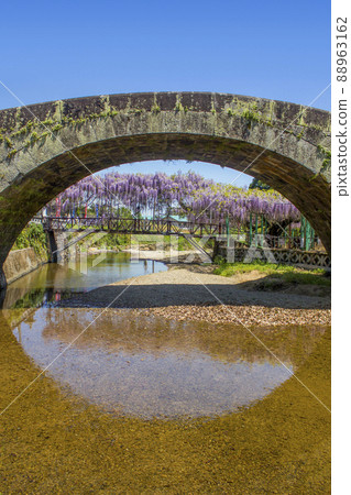 Bansho Bridge and Fuji of Nishikanta Shrine 88963162