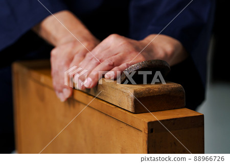 高級男工匠在手邊 88966726