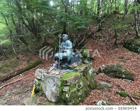 奈良縣100座名山之一八京山的聖寶野宿腳趾雕像 88969454