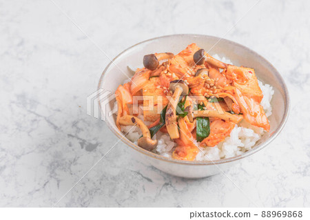 豆腐蘑菇泡菜丼 88969868