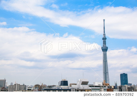 藍天、東京天空樹和都市風景 藍天、東京天空樹和都市風景 88970392