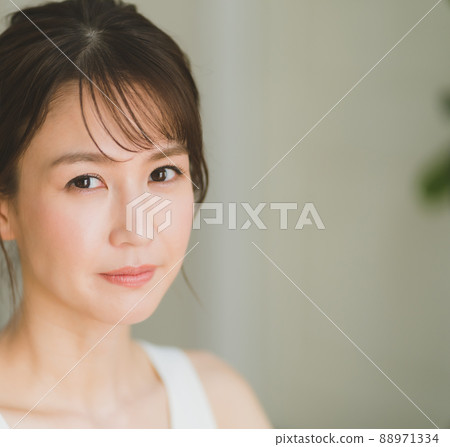 female, lady, woman 88971334