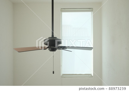 Window glass and sealing fan seen from the atrium 88973239