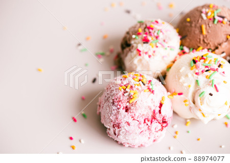 七彩冰淇淋冰淇淋圖片素材 七彩冰淇淋冰淇淋圖片素材 88974077
