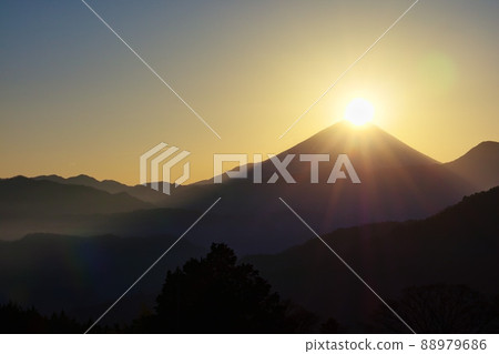 山梨縣鑽石富士，從土鶴鄉眺望日出 88979686