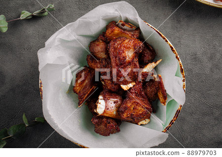 Bowl of chopped lamb ribs appetizer Bowl of chopped lamb ribs appetizer 88979703