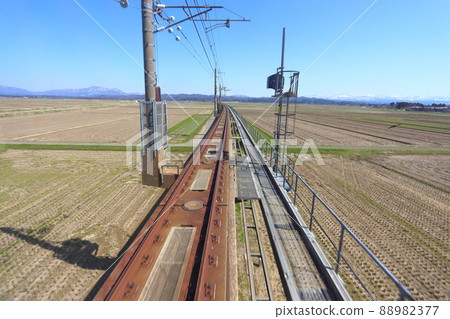 Hokuetsu Express Snow Countermeasures Open-floor viaduct with a stairwell structure 88982377
