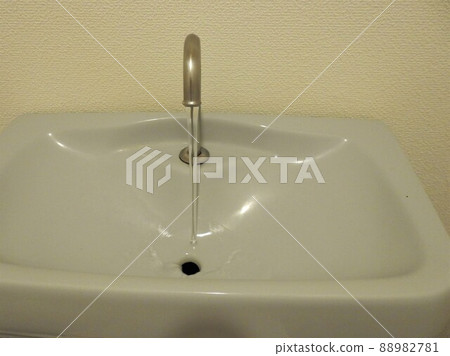 Toilet water Toilet water 88982781