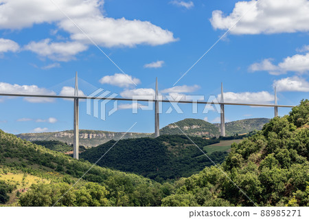 Cable-stayed bridge Millau Viaduct completed in 2004 across Gorge valley of Tarn near west of Millau 88985271