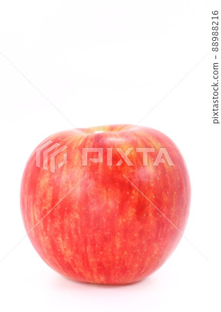 Tsugaru Sun Tsugaru Red apple 1 whole bright background Tsugaru Sun Tsugaru Red apple 1 whole bright background 88988216