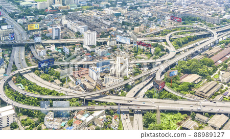 曼谷,泰國曼谷高速公路的交界處 曼谷,泰國曼谷高速公路的交界處 88989127