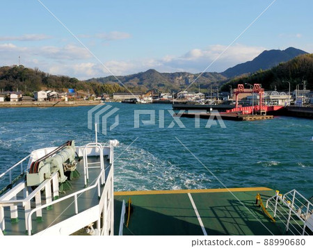 Ferry departing from Onishi Port (Osakikamijima, Hiroshima Prefecture) Ferry departing from Onishi Port (Osakikamijima, Hiroshima Prefecture) 88990680