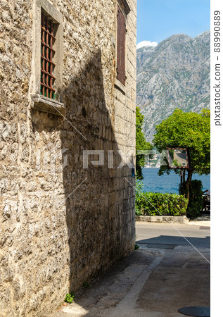Detail of a coastal house with alley 88990889