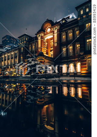 Tokyo Station Covered in Snow Tokyo Station Covered in Snow 88993419