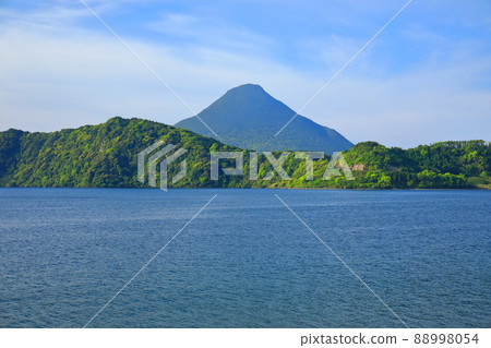 [鹿兒島縣]天氣晴朗的開聞岳和池田湖（指宿） 88998054