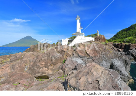 [鹿兒島縣]薩摩長崎鼻燈塔和開聞岳（指宿）天氣晴朗 88998130