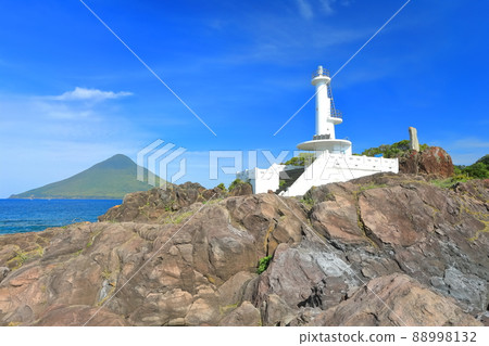 [鹿兒島縣]薩摩長崎鼻燈塔和開聞岳（指宿）天氣晴朗 88998132