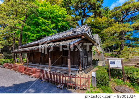 Concentric Bansho in the Imperial Palace, Chiyoda-ku, Tokyo 89001324