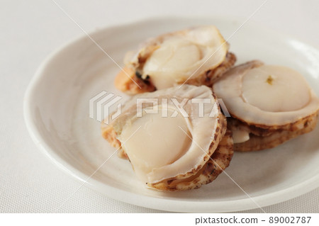 盤子上的煮扇貝 盤子上的煮扇貝 89002787