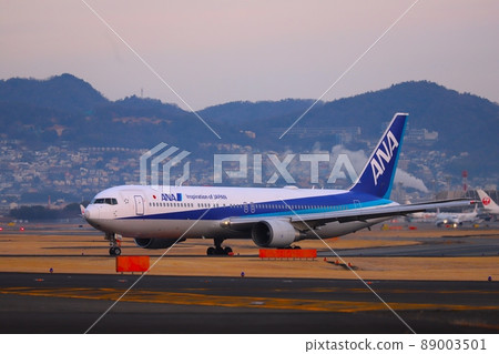 大阪伊丹機場起飛降落 89003501