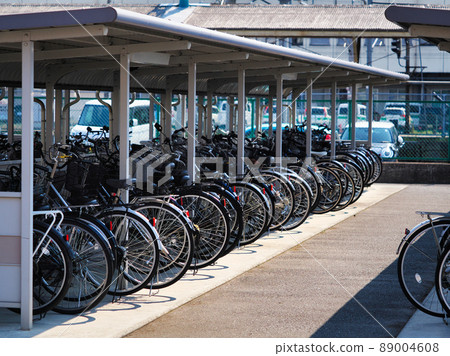 Station front bicycle parking lot 89004608